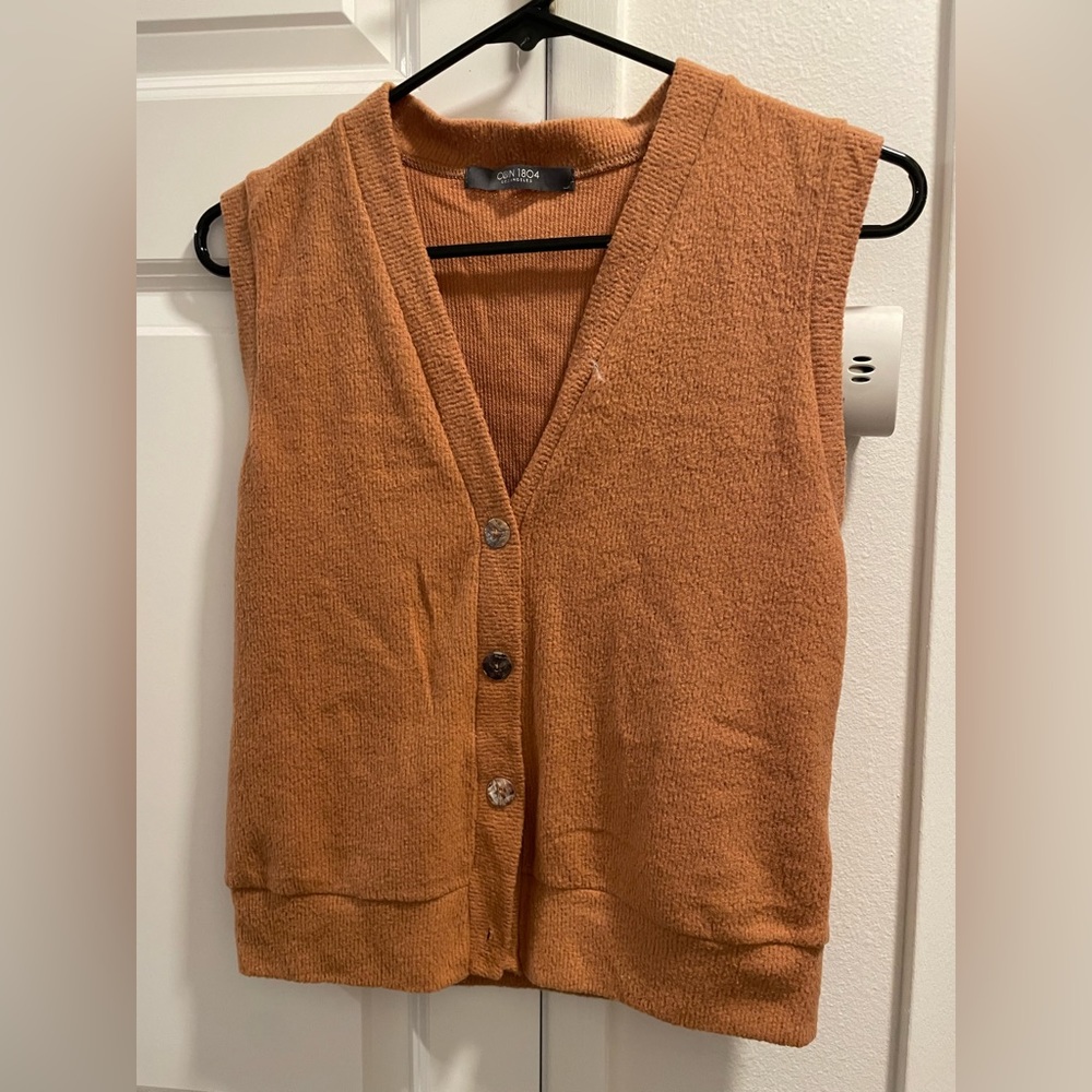 Brown sweater vest never worn